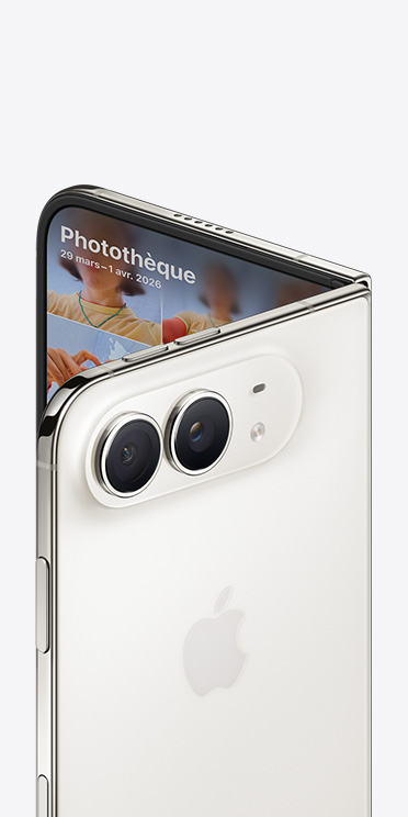 iPhone Duo, couleur blanc stellaire, face arrière externe complète, logo Apple au centre, système à deux caméras Fusion 48 mégapixels, face avant interne partielle, photothèque affichée à l’écran