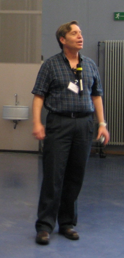 John Fox, presenting “The Social Organization of the R Project”, Dortmund 2008