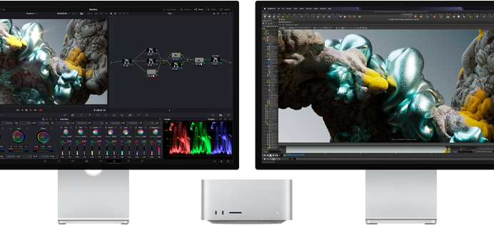 Monitor Studio Display a monitor Studio Display XDR, jeden naľavo a jeden napravo od Macu Studio, zobrazujú pracovné prostredie umelca, nástroje a softvér na 3D modelovanie