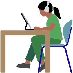 Une femme assise à un bureau porte des AirPods Max et utilise un iPad