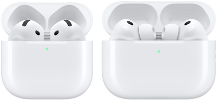 AirPods 5 和 AirPods Pro 3：耳筒放在打開的白色充電盒中，兩個充電盒均亮起綠色狀態指示燈
