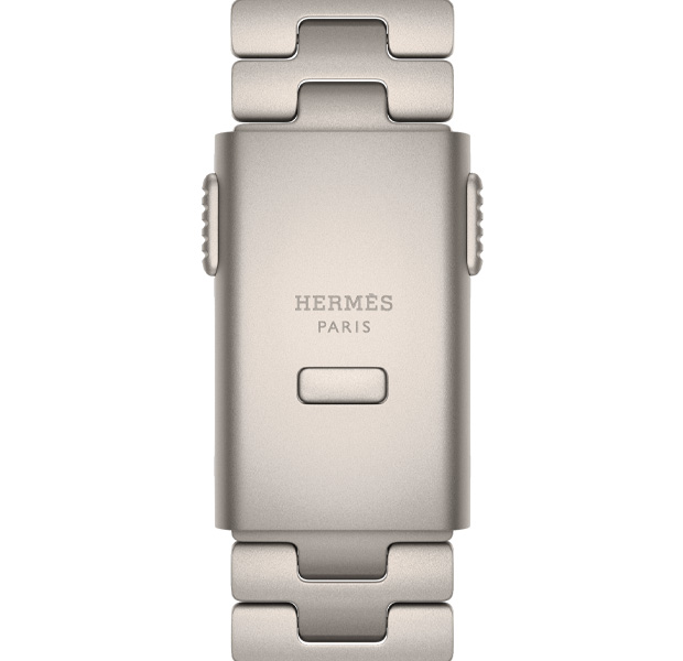 Detalle de la correa Grand H Titane para el Apple Watch Hermès Ultra 4, color Gris Titane, logo de Hermès grabado en la hebilla