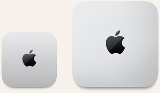 兩部 Mac mini 裝置的俯視圖，展示銀色鋁金屬機身、圓角設計，以及機身中央的黑色亮面 Apple 標誌，一部裝置是更新版本，尺寸不到另一部裝置的一半